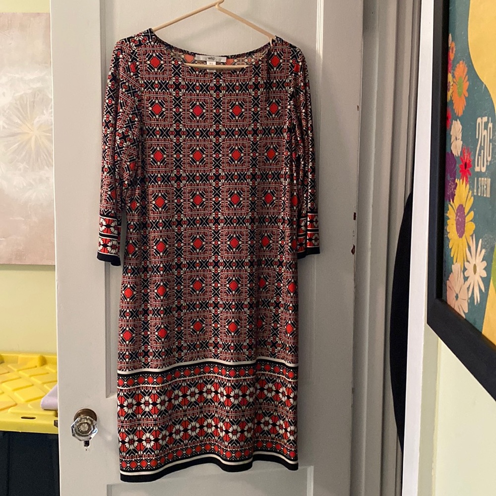 black and orange/red.  3/4 length sleeves.  Worn once